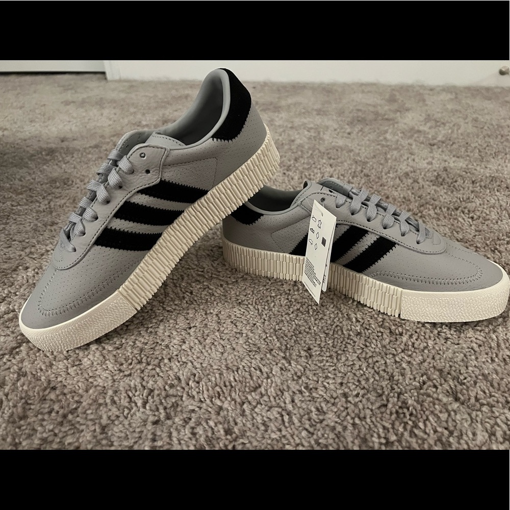 Adidas Sambarose, NEW Never Worn! Size 8 women’s